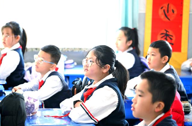 不晒升学率以体育牵引学生全面发展让孩子们脚下有力